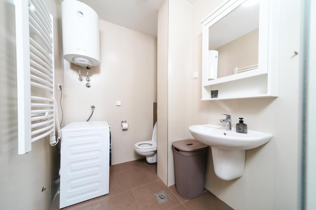 Apartment I & A *